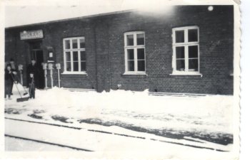 Snerydning på Hvidbjerg station omkring 1956 (LK)